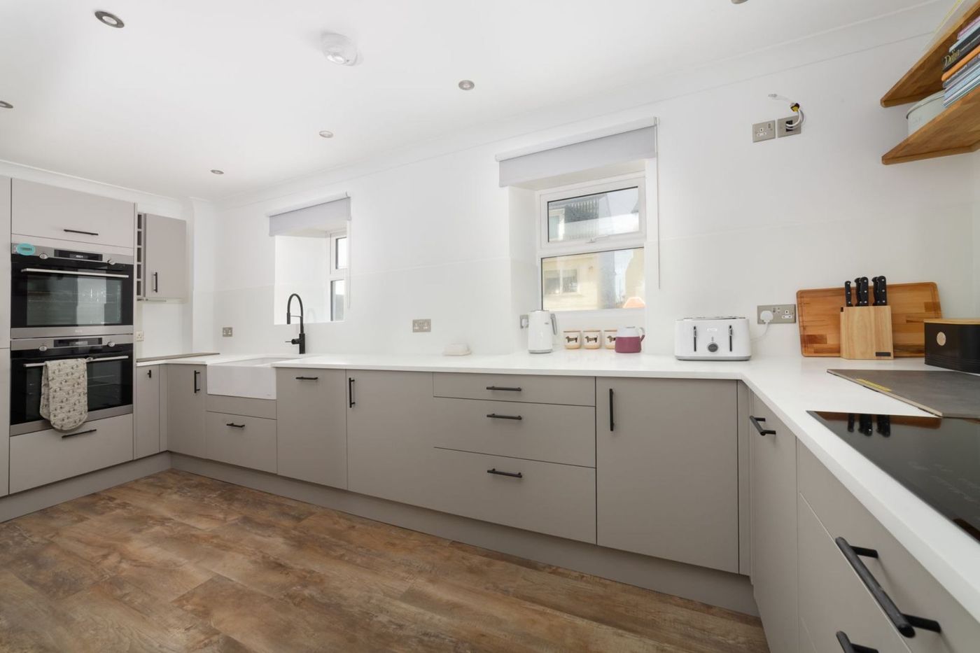 Kitchen with double oven and belfast sink